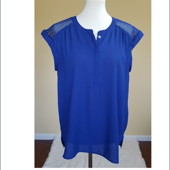 Daniel Rainn Tops - Daniel Rainn Stitch Fix Crochet Details Blue Top M